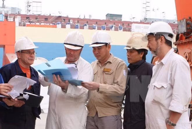 Trabajadores extranjeros en Vietnam pueden solicitar permiso de trabajo en línea ảnh 1 Trabajadores extranjeros en Vietnam pueden solicitar permiso de trabajo en línea ảnh 1