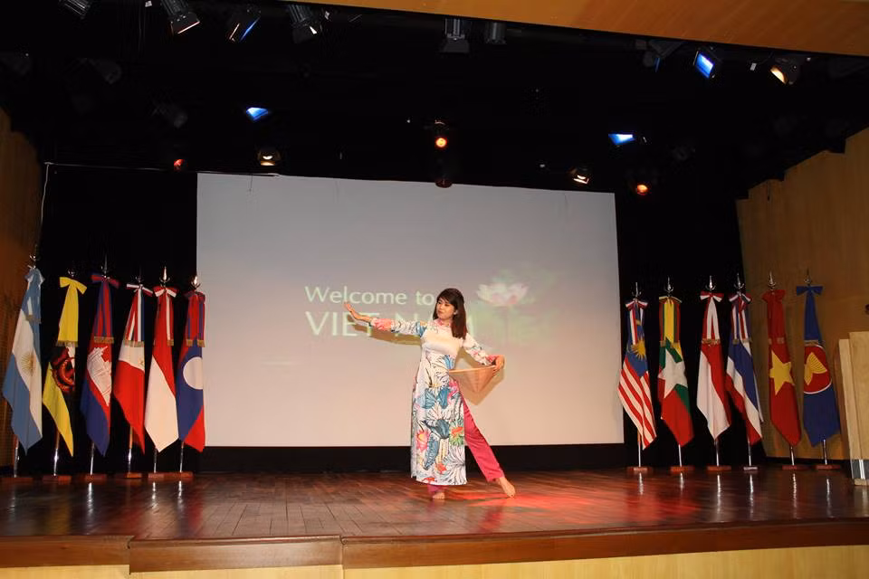 Conmemoran aniversario 50 de fundación de ASEAN en Argentina ảnh 2