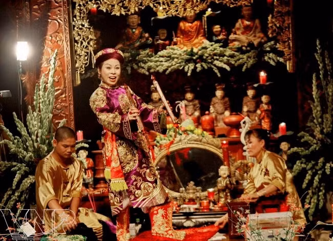 Típico canto chau van en cultura vietnamita ảnh 8
