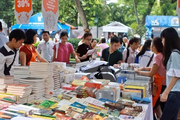 Presentarán en Hanoi más de 40 mil títulos en el Día del Libro ảnh 1 Presentarán en Hanoi más de 40 mil títulos en el Día del Libro ảnh 1
