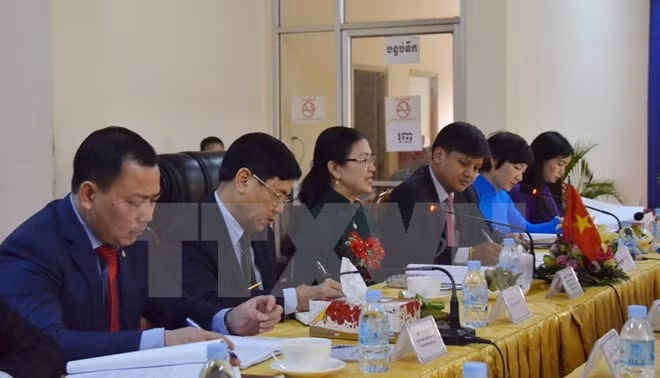 Organizaciones de masas de Vietnam y Camboya debaten agenda para próximas conferencias ảnh 1