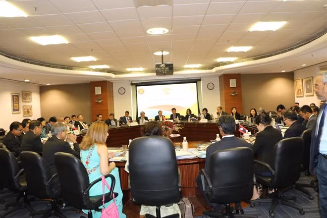 ASEAN e India revisan la cooperación en diversos sectores ảnh 1