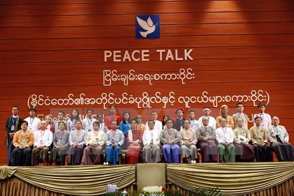 Efectúan diálogo político en Myanmar ảnh 1