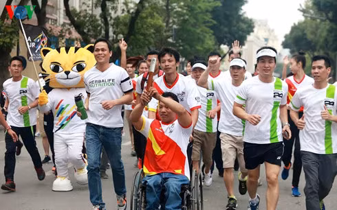 Maratón en Vietnam responde a SEA Games 29 y Para Games 9 ảnh 1