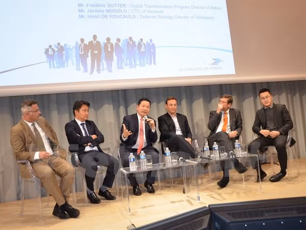 Francia impulsa cooperación con Vietnam en tecnologías informáticas ảnh 1