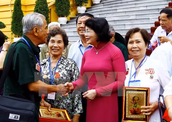 Vietnam adopta políticas a favor de personas con méritos revolucionarios ảnh 1 Vietnam adopta políticas a favor de personas con méritos revolucionarios ảnh 1