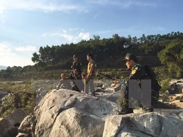 Vietnam y Laos profundizan cooperación en defensa fronteriza ảnh 1