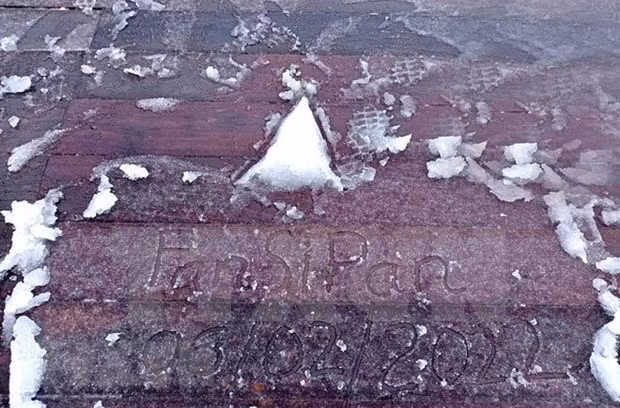 Fina capa de hielo cubre cima de Fansipan en Vietnam ảnh 1 Fina capa de hielo cubre cima de Fansipan en Vietnam ảnh 1