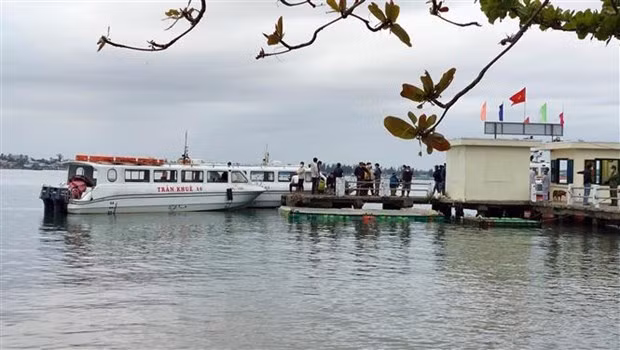 Reportan al menos 13 fallecidos en accidente en mar vietnamita ảnh 1