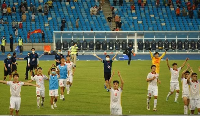 Premier vietnamita elogia desempeño del equipo sub-23 de fútbol ảnh 1 Premier vietnamita elogia desempeño del equipo sub-23 de fútbol ảnh 1