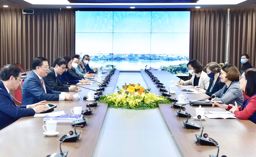 Hanoi y Australia buscan ampliar cooperación comercial y de inversión ảnh 1