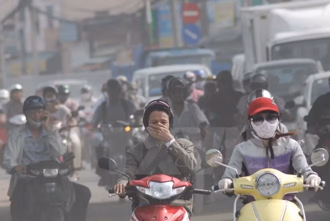 Instalarán en Hanoi más estaciones de monitoreo de calidad del aire ảnh 1