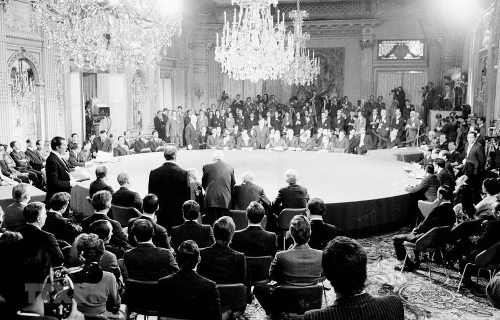 Resaltan el papel de la diplomacia en la victoria histórica de Primavera de 1975 ảnh 1