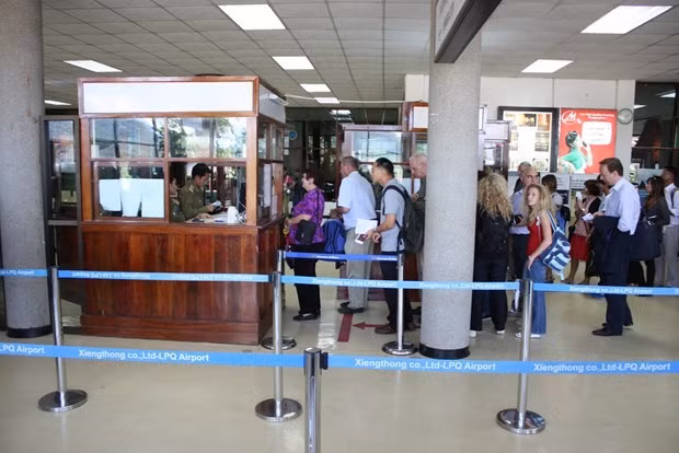 Extranjeros en Laos no necesitan solicitar extensión de estadía temporalmente ảnh 1