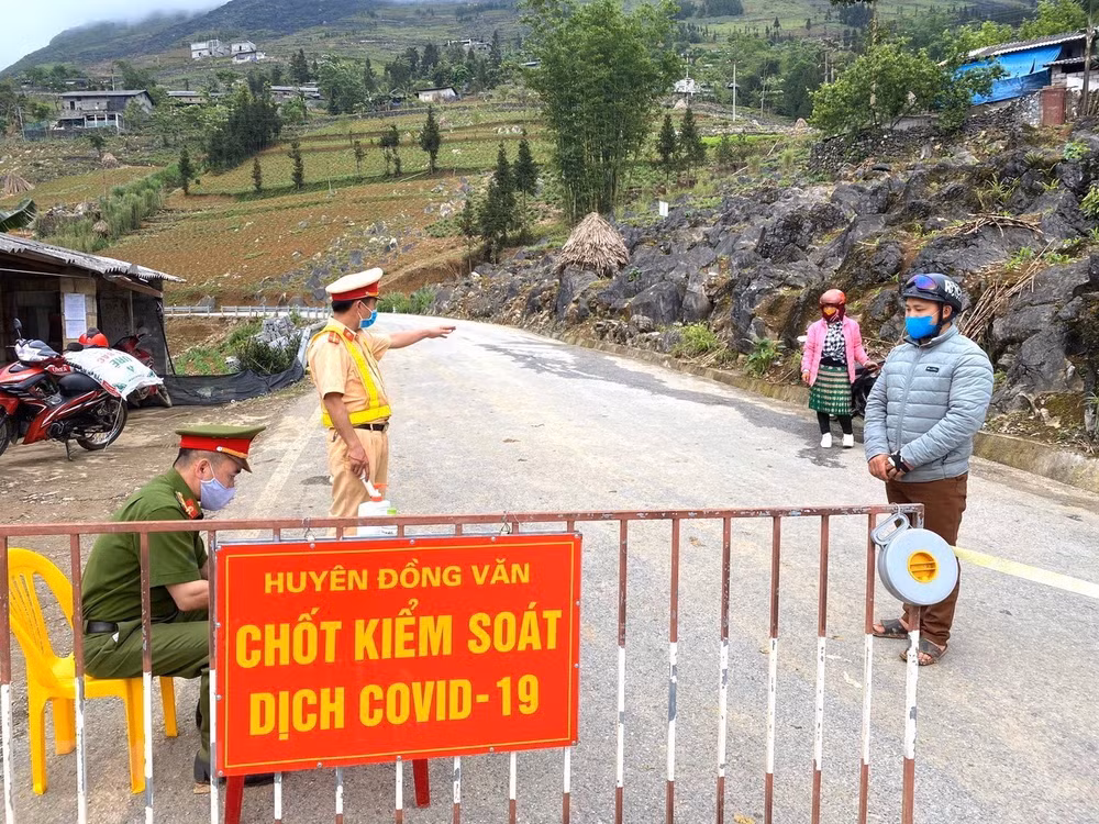 Provincia vietnamita de Ha Giang levanta cuarentena a municipio Dong Van y caserío Ta Kha ảnh 1 Provincia vietnamita de Ha Giang levanta cuarentena a municipio Dong Van y caserío Ta Kha ảnh 1