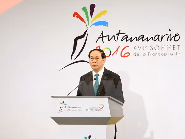 Presidente vietnamita mantiene encuentros al margen de Cumbre de Francofonía ảnh 1