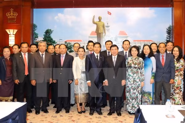 Ciudad Ho Chi Minh y Vientiane impulsan despliegue de acuerdos de cooperación ảnh 1