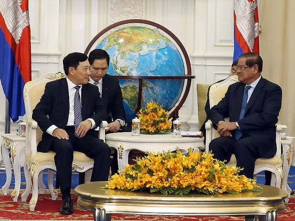 Vietnam y Camboya intensifican lazos tradicionales ảnh 1