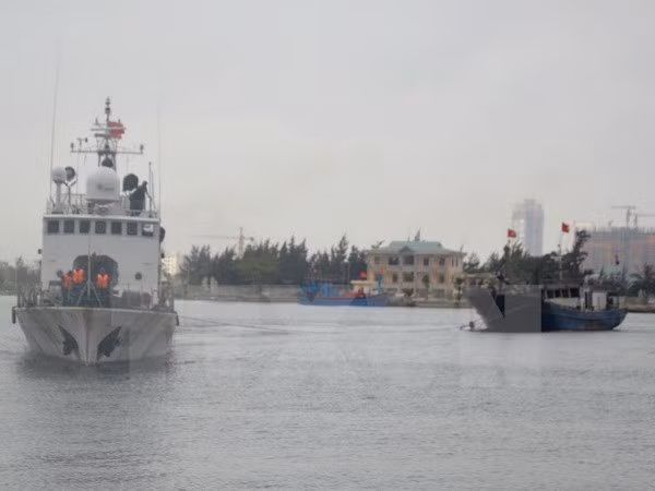 Diez pescadores salvados del naufragio ảnh 1 Diez pescadores salvados del naufragio ảnh 1