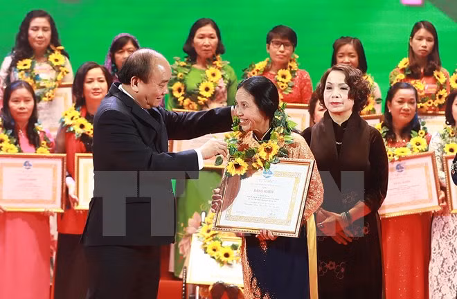 Honran a mujeres científicas vietnamitas con premios Kovalevskaya ảnh 1