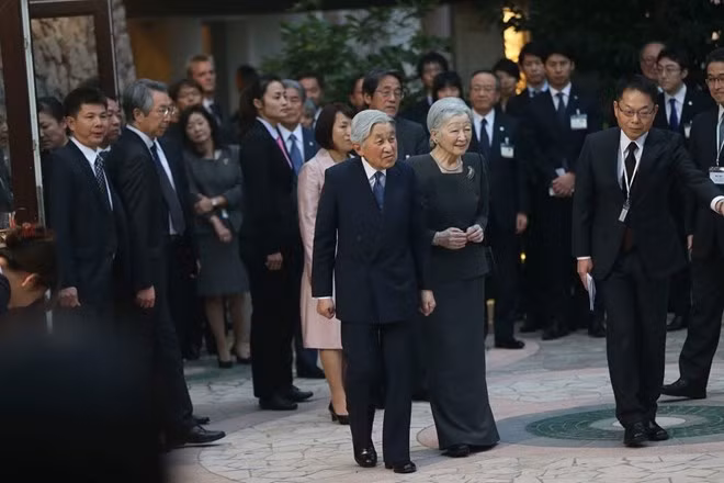 Emperador de Japón visita a voluntarios de JICA en Vietnam ảnh 1