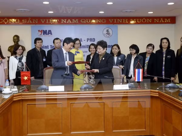 VNA coopera Departamento de Relaciones Públicas de Tailandia en sector comunicativo ảnh 1