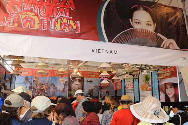 Stand vietnamita sobresale en Feria Culturas Amigas en México ảnh 1