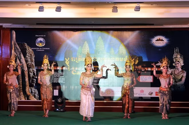 Intensifican Vietnam y Cambodia intercambio cultural ảnh 1