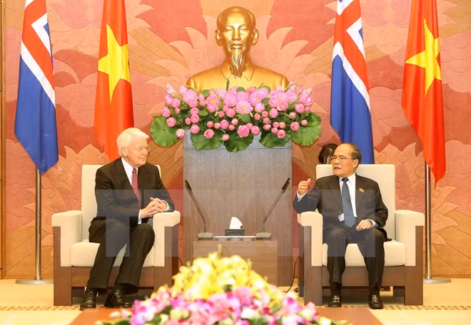 Dirigentes vietnamitas dan bienvenida a presidente islandés ảnh 3
