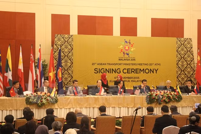Países de ASEAN y Sudcorea impulsan cooperación en transporte ảnh 1
