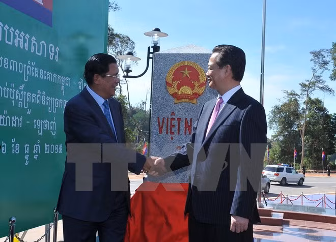 Inauguran poste fronterizo número 275 entre Vietnam y Cambodia ảnh 1 Inauguran poste fronterizo número 275 entre Vietnam y Cambodia ảnh 1