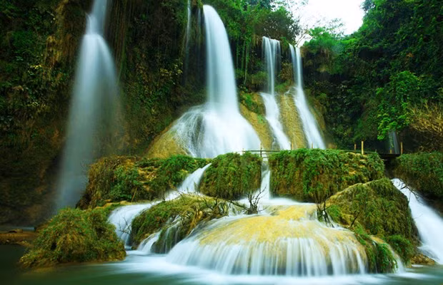Belleza salvaje de cascada Dai Yem en Moc Chau ảnh 1 Belleza salvaje de cascada Dai Yem en Moc Chau ảnh 1