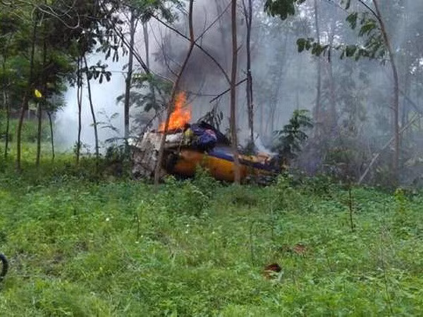 Dos pilotos mueren en accidente de avión militar en Indonesia ảnh 1
