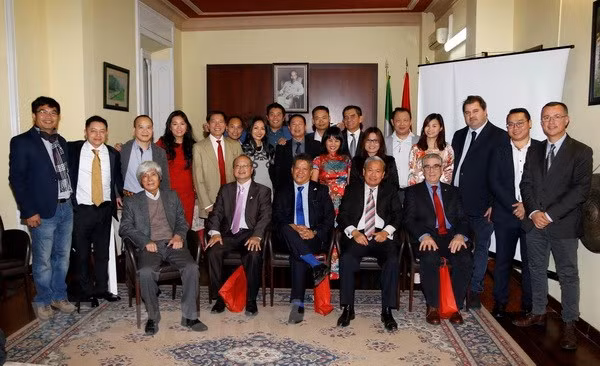 Empresarios vietnamitas en Italia mejoran sus operaciones y contribuciones a tierra natal ảnh 1