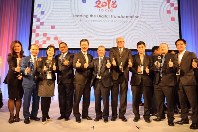 Cuatro instituciones vietnamitas reciben premios internacionales de tecnología de la información ảnh 1