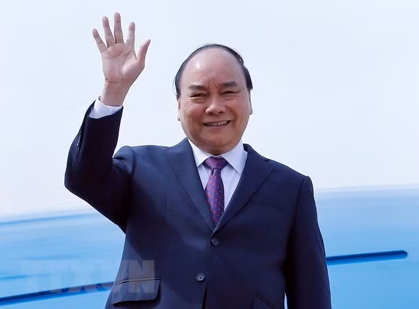 Premier de Vietnam concluye su participación en Feria Internacional de Importaciones de China ảnh 1