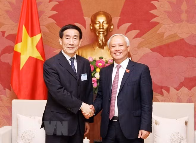 Vietnam y China aumentarán intercambio de experiencias legislativas ảnh 1