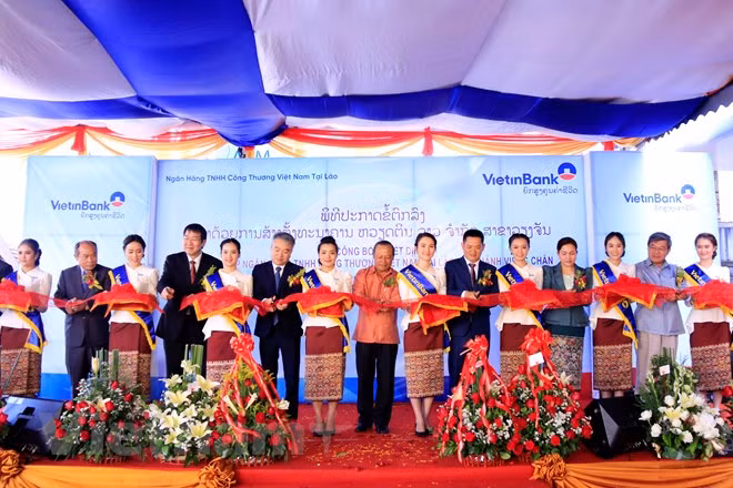 Banco vietnamita VietinBank inaugura sucursal en Vientiane ảnh 1