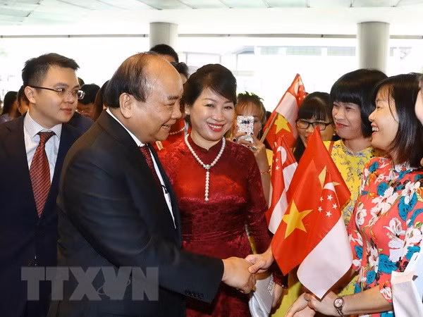 Premier vietnamita inaugura semana de productos vietnamitas en Singapur ảnh 1 Premier vietnamita inaugura semana de productos vietnamitas en Singapur ảnh 1