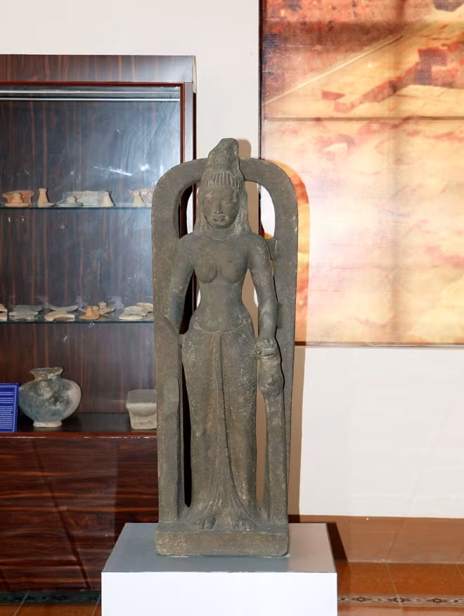 Exhiben primera estatua de la diosa Saraswati encontrada en Vietnam ảnh 1