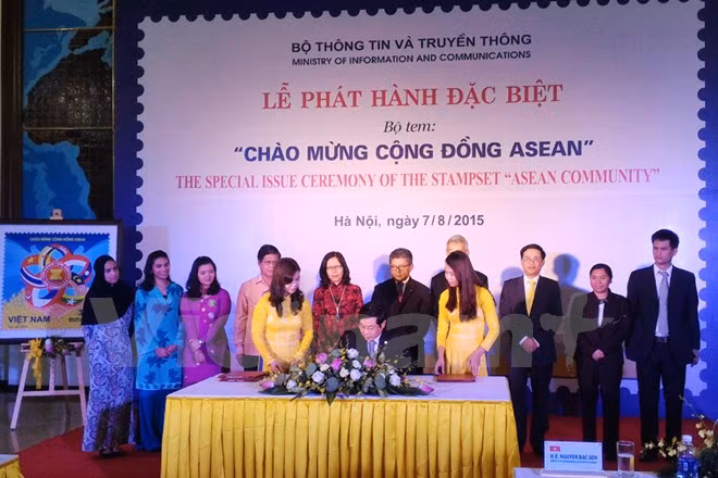 Presentan en Hanoi muestra de sello común de ASEAN ảnh 1