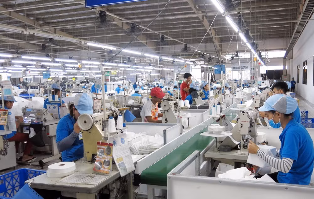 Hanoi se empeña en resolver dificultades en producción y negocios ảnh 2