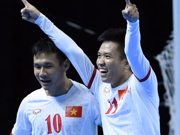 Vietnam avanza a cuartos de final de campeonato asiático de futsal ảnh 1 Vietnam avanza a cuartos de final de campeonato asiático de futsal ảnh 1