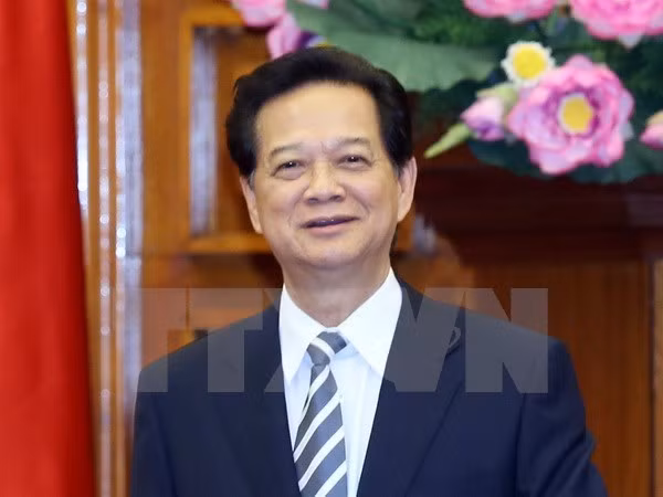 Premier vietnamita parte de Hanoi a Cumbre especial ASEAN – Estados Unidos ảnh 1