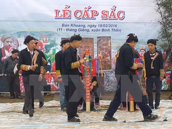 Sapa promueve ritual de la madurez de la comunidad Dao Rojo ảnh 1