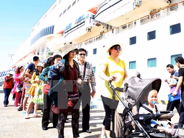 Gran afluencia de turistas a ciudad de Da Nang durante el Tet ảnh 1 Gran afluencia de turistas a ciudad de Da Nang durante el Tet ảnh 1