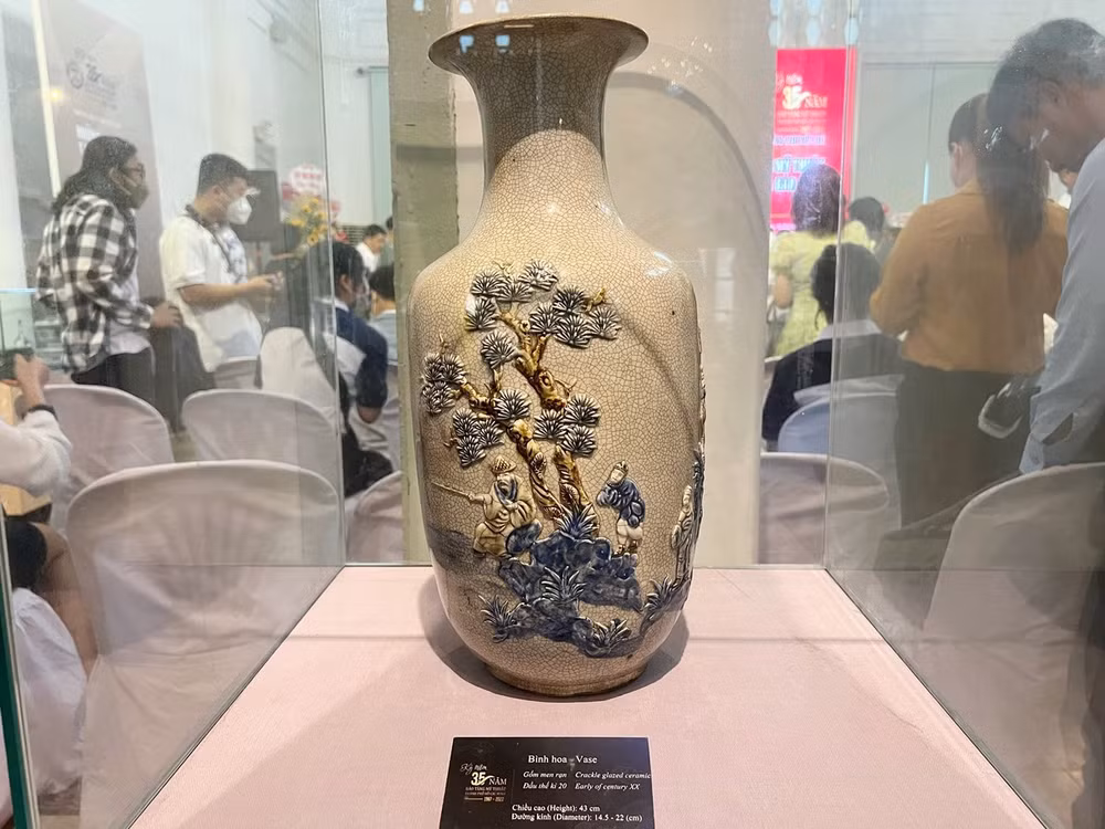 Ciudad Ho Chi Minh exhibe más de 150 objetos antiguos de arte ảnh 2