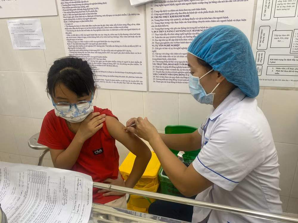 Reducen casos diarios de COVID-19 en Vietnam ảnh 1 Reducen casos diarios de COVID-19 en Vietnam ảnh 1