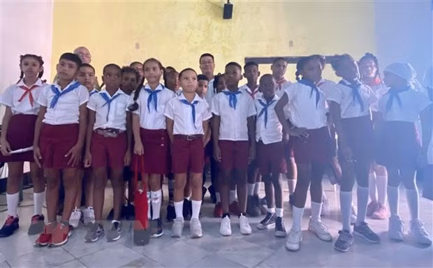 Premian a ganadores de concurso infantil de literatura y dibujo sobre Vietnam en Cuba ảnh 1 Premian a ganadores de concurso infantil de literatura y dibujo sobre Vietnam en Cuba ảnh 1