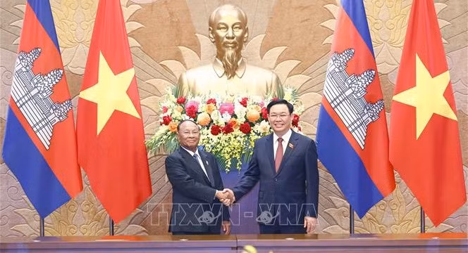Concluye con éxito visita a Vietnam de presidente de Asamblea Nacional de Camboya ảnh 1